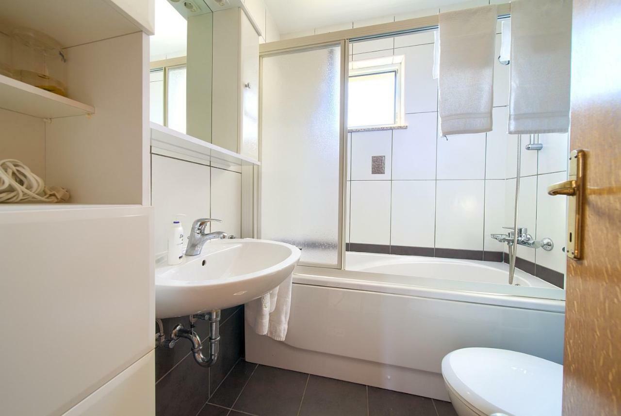 Apartman Adria Malinska Bagian luar foto