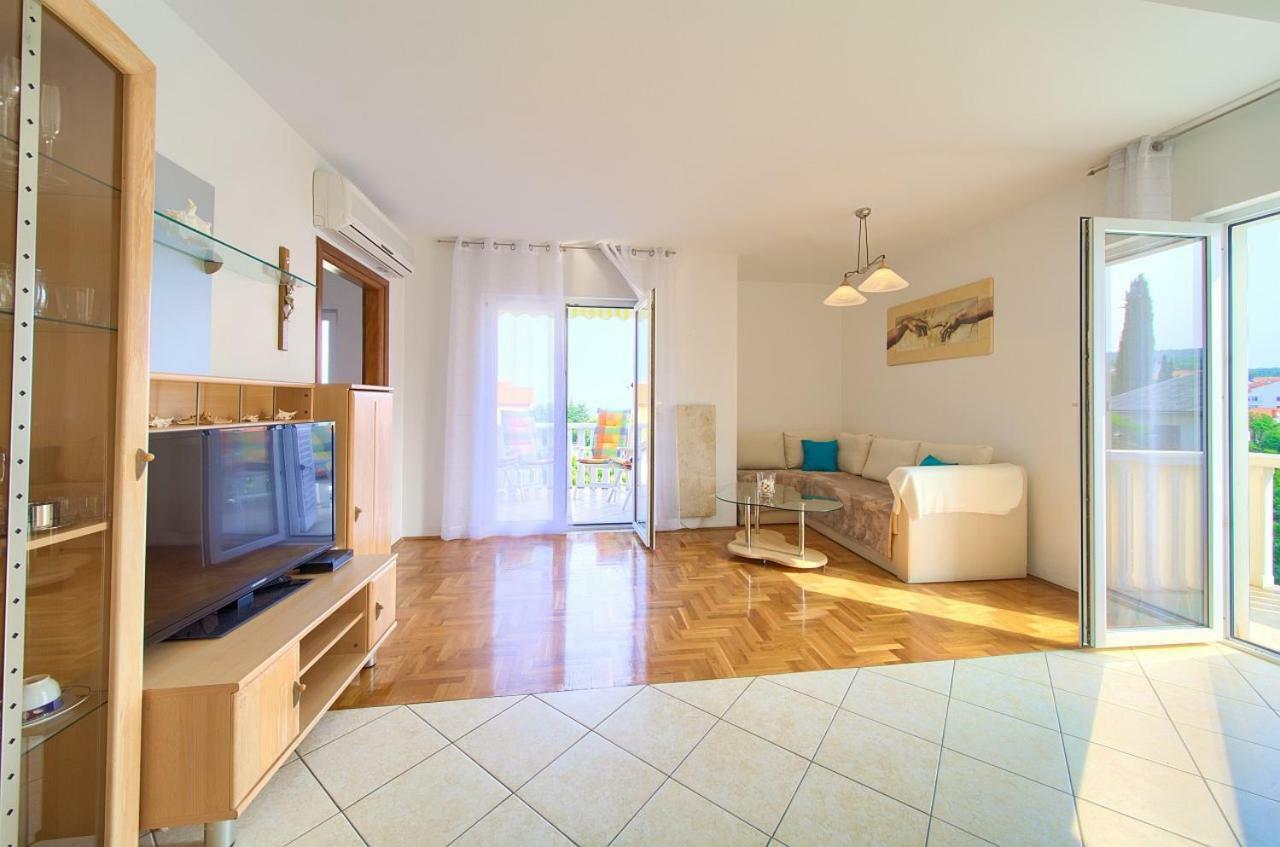 Apartman Adria Malinska Bagian luar foto